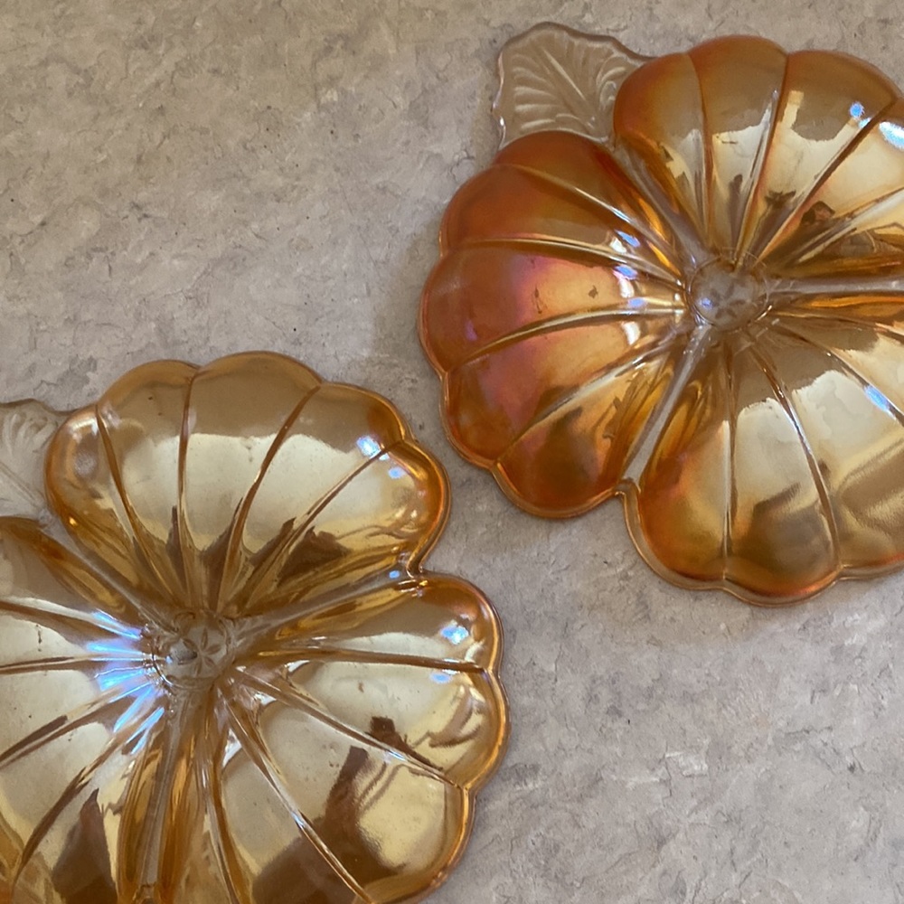 Vintage Jeanette Clover leaf nut/candy dish marigold and peach lustre - Picture 8 of 10